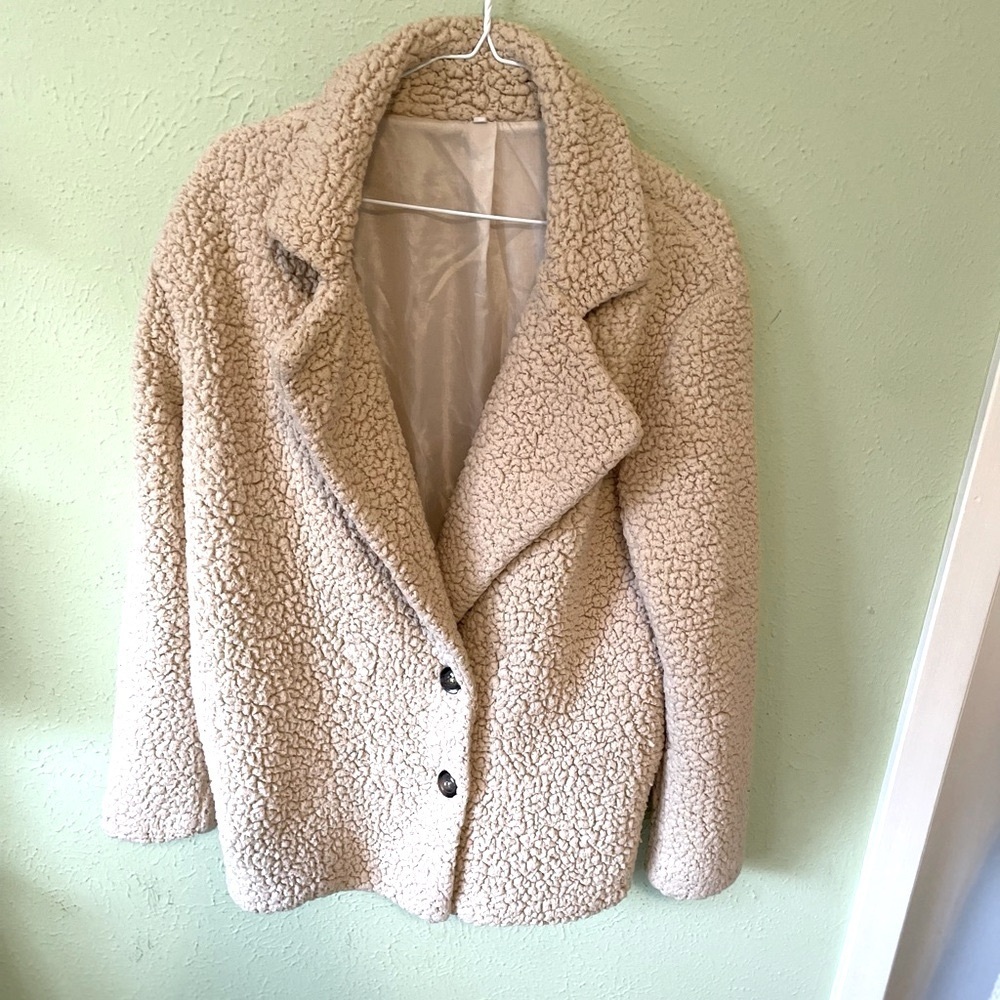 Soft Light Tan Sherpa Coat with Pockets Small